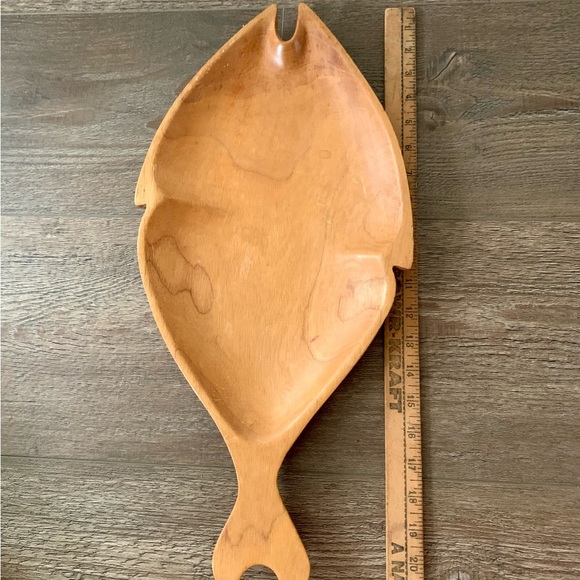 Fish Shaped Hand Carved Wood Chip & Dip Serving Platter Made in Haiti 21”x10” - Picture 8 of 10
